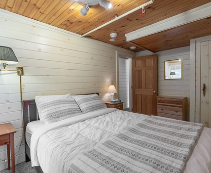 Cranmore Mountain Lodge pet-friendly room