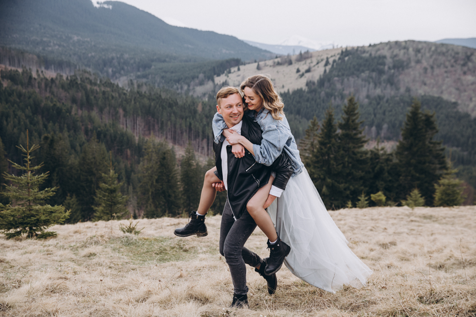 Enjoy the excitement and quickness of an elopement without losing any of the magic thanks to North Conway.